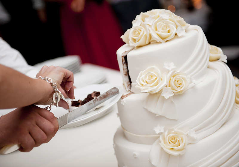 Popular wedding cake flavors