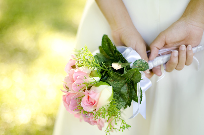 Pairing your bridal bouquet with your wedding dress